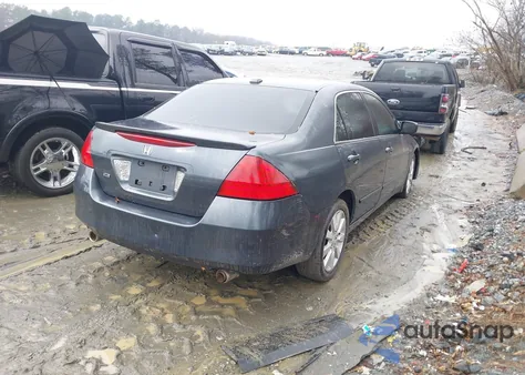 2006 Honda Accord 3.0 Ex z USA, uszkodzony, nr VIN 1HGCM66516A022682